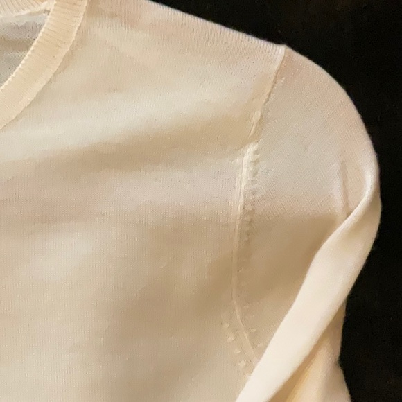 Crew neck light weight cream sweater - Picture 3 of 4